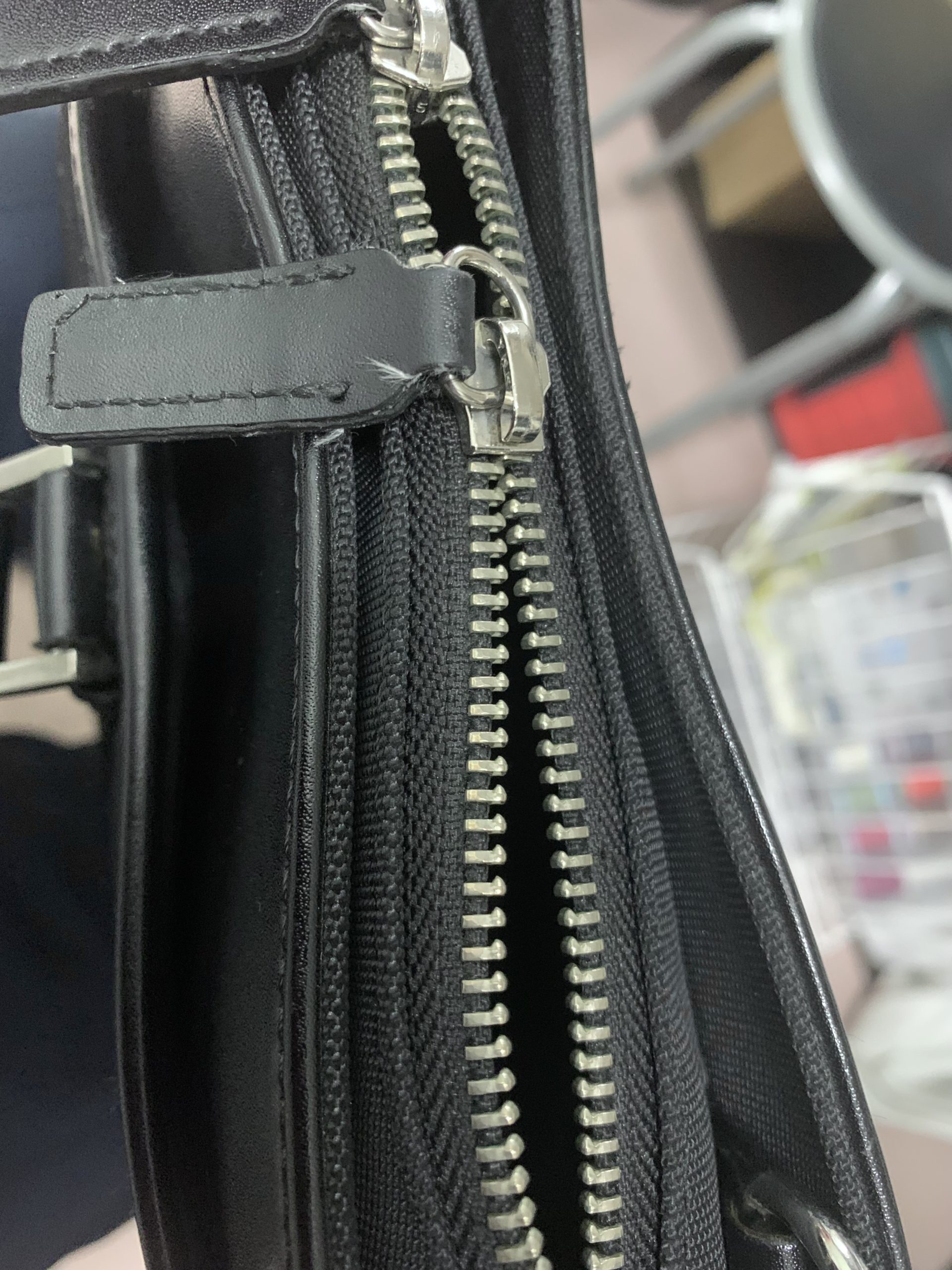 ビジネスバッグのファスナー修理事例です♪】 : 須賀川・白河・矢吹町